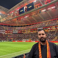 Servet Yiğit's Photo