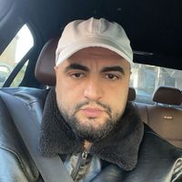 Samiel Llesho's Photo