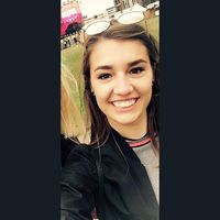 Jessica Leer's Photo