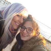 Christie And Mallory Mc-Asbill的照片