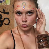 Maeva Emberly的照片