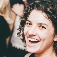 Fabianna Menezes's Photo