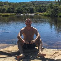 Robledo Karlily的照片