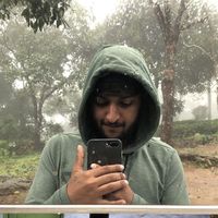 Fotos de surya prakash