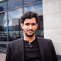 Enrique Olivares's Photo