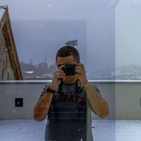 Bora Mert Alper的照片