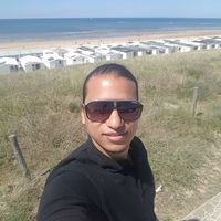 Salah Sandal的照片