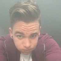 Mischa van Den Brand的照片