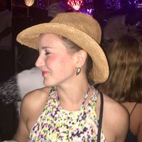 laura mcmullen的照片