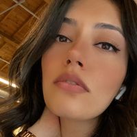 Photos de Hande Şenyüz