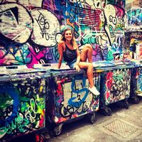 Lara Medialdea's Photo