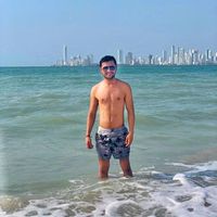 Michael Castellanos的照片