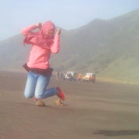 Fotos de Trisna Jayanti