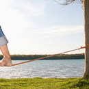 SlackLine Next To The Lake的照片