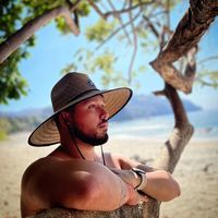 Marco Guzman的照片