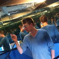 Justin Loucks的照片