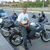 LUCA TUNC TAN的照片