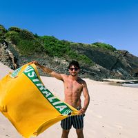 Luke Thompson的照片