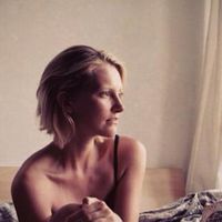 Rena Edzards's Photo