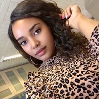 Tia Goreses的照片