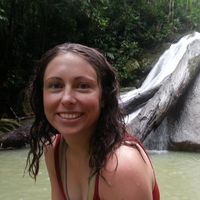 Ashleigh Bond的照片