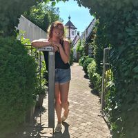 MILANINMILAN's Photo