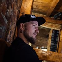 Anton Samokhvalov的照片