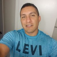 Isaac Chavarria的照片