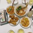 Chinese food dinner party 's picture