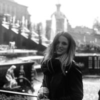 Lena Bou Saumell的照片