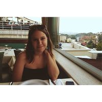 Irmak Özkan's Photo