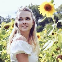 Denise  Roudny's Photo