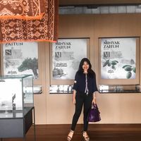 Fotos de IGAA Devi Maharani Ariatmaja