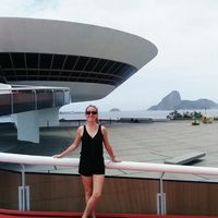 jimena navarro的照片