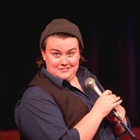 Emma Holmes的照片