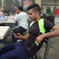 Hariom Sharma的照片