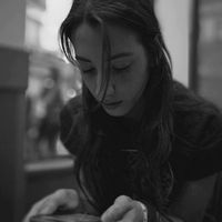 Camila Higueras的照片