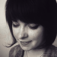 Louise Dutertre的照片