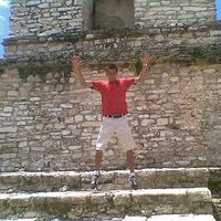 Alejandro Calderón的照片