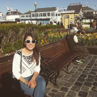 adriana Maya的照片