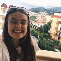 Nicole Foltánová的照片