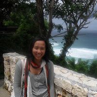 Titi Tiarasari's Photo