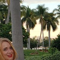 Elizabeth Lewis的照片