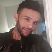 Levi-Sylvan Roberts的照片