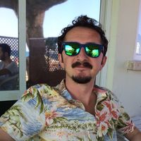 ümit Kolsuz的照片