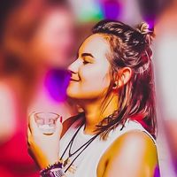 Caroline Farias's Photo