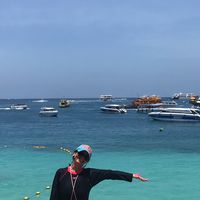 emily sharif's Photo