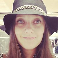 Isabella Araujo Costa's Photo