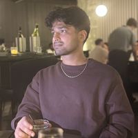 Vivek+Kumar Yadav的照片