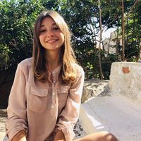 Haly Leshchuk的照片